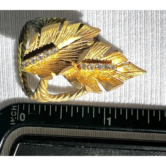 Vintage Gold Tone Leaf Scarf Holder With Rhinestone Accents - Picture 4 of 5